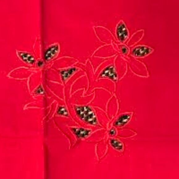 Red embroidered cocktail napkins - Picture 8 of 9